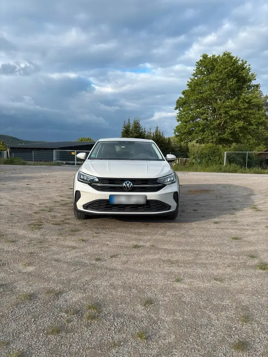 Gebraucht VW Taigo Trendline 95 PS (69 kW) 2024 Weiß SUV