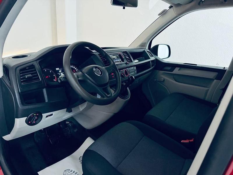 Gebraucht VW Transporter 84 PS (61 kW) 2017 Rot Van