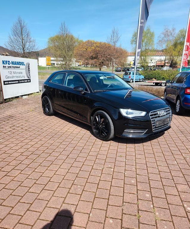 Gebraucht Audi A3 Attraction 105 PS (77 kW) 2014 Schwarz Kleinwagen