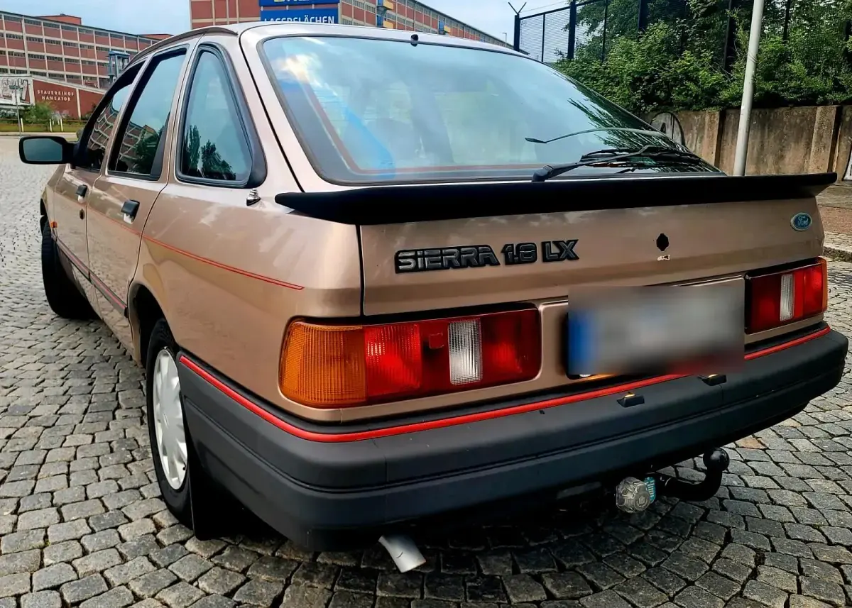 Gebraucht Ford Sierra 80 PS (58 kW) 1988 Gold Limousine