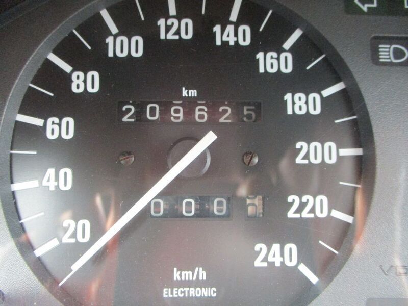 Gebraucht BMW 325 Cabriolet 171 PS (125 kW) 1986 Alpinweiß Cabrio