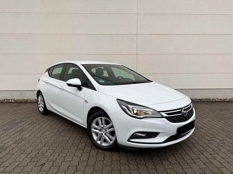 Gebraucht Opel Astra Edition 110 PS (80 kW) 2019 Weiß Limousine