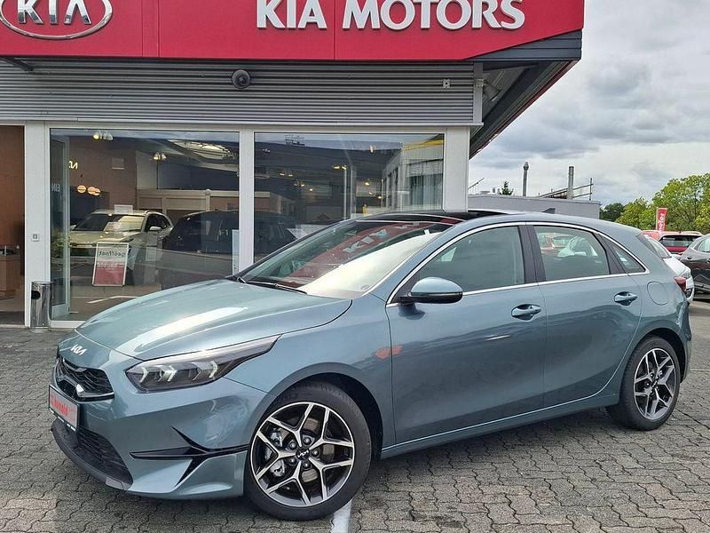 Grau Neu 2025 Kia Ceed Spirit Kleinwagen | 27.780 € (Fairer Preis) - Bild 1/4