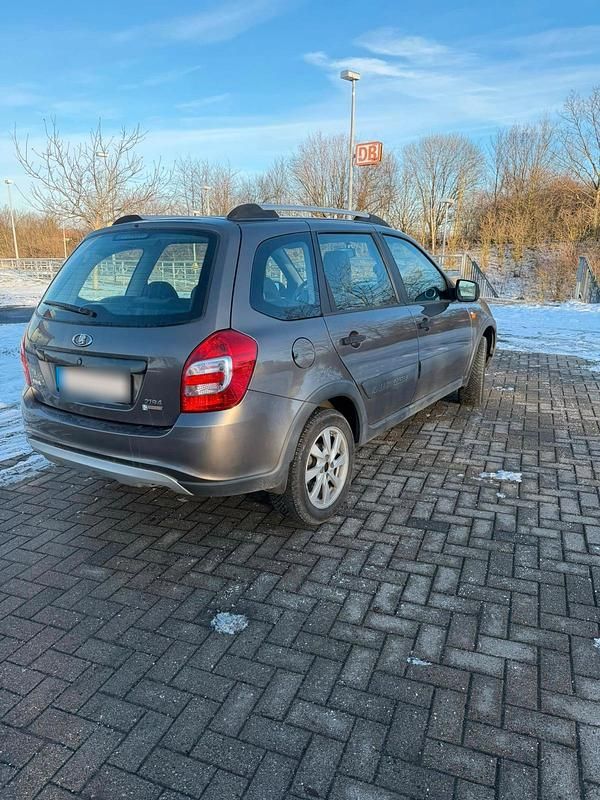 Gebraucht Lada Kalina 87 PS (63 kW) 2016 Braun Kombi