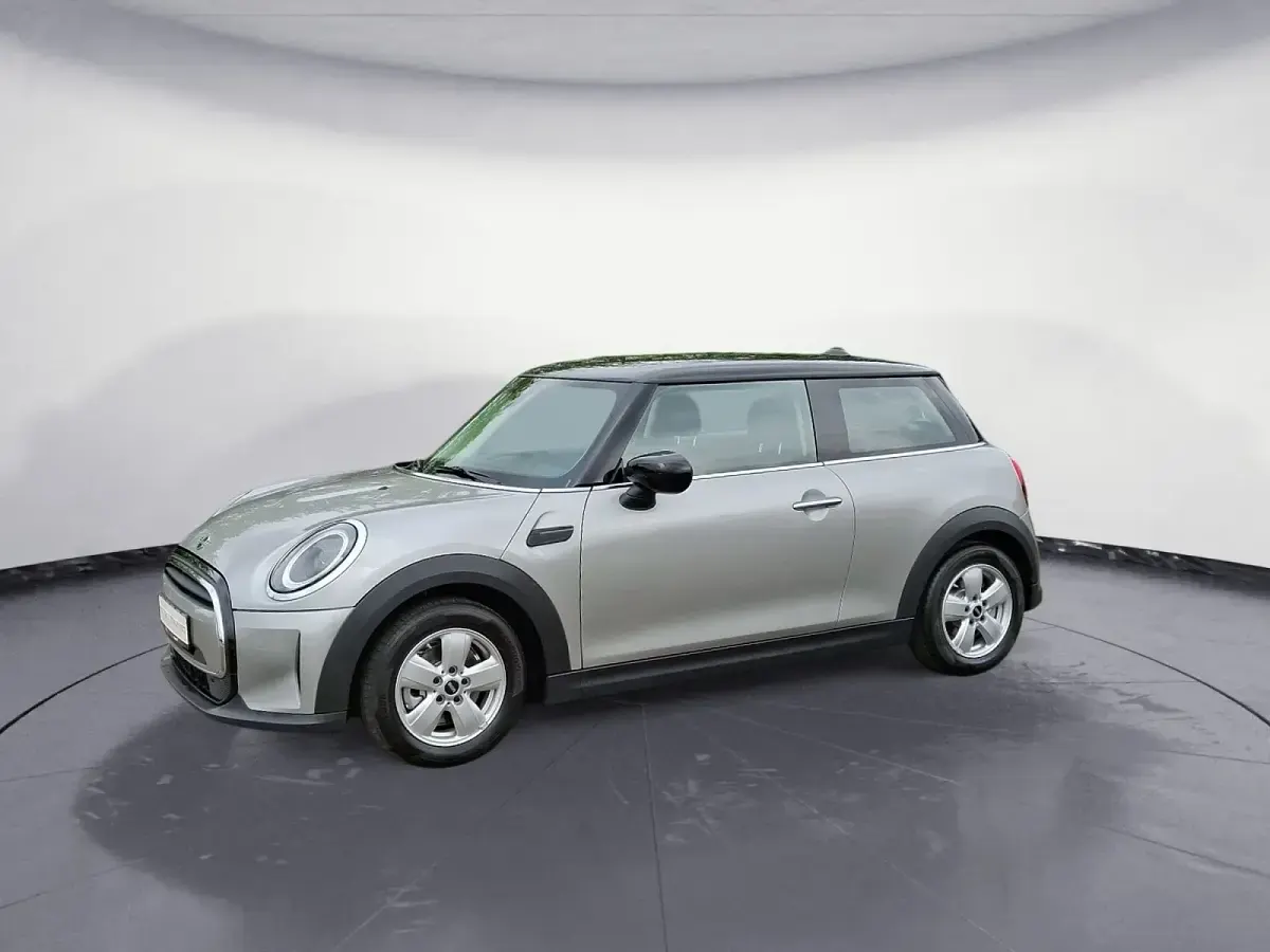 Gebraucht Mini Cooper Essential 136 PS (100 kW) 2023 Silber Kleinwagen