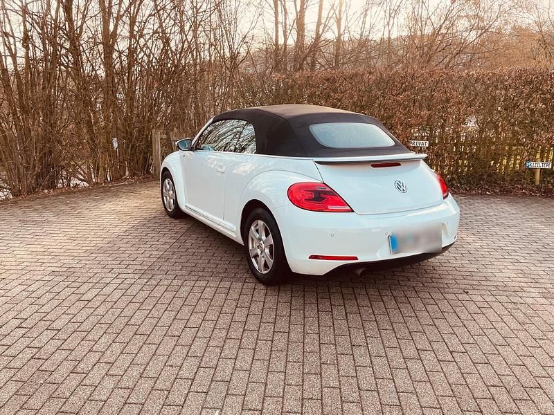 Gebraucht VW Beetle Allstar 104 PS (76 kW) 2016 Weiß Kleinwagen