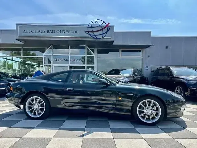 Second-hand Aston Martin Vantage 416 CP (305 kW) 2000 Verde Coupe