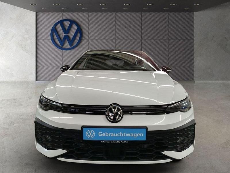 Gebraucht VW Golf GTE 272 PS (200 kW) 2025 Oryxweiß perlmutteffekt Limousine