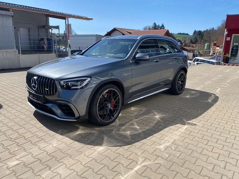 Grau Gebraucht 2020 Mercedes GLC63 AMG AMG SUV | 64.000 € (Etwas zu teuer) - Bild 1/4