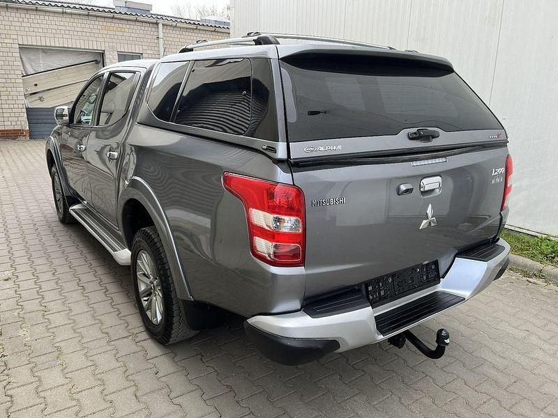 Gebraucht Mitsubishi L200 Top 181 PS (133 kW) 2018 Grau Pickup