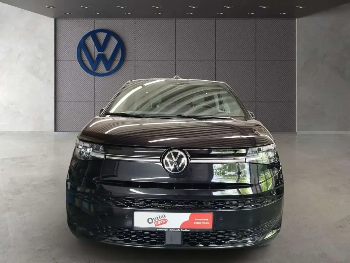 Gebraucht VW Multivan Life 150 PS (110 kW) 2023 Deep black perleffekt Van / Kleinbus