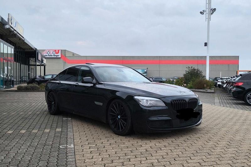 Gebraucht BMW 730 M Sport 245 PS (180 kW) 2010 Schwarz Limousine