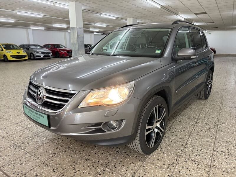 Grau Gebraucht 2009 VW Tiguan Track & Field SUV | 4.498 € (Superpreis) - Bild 1/4