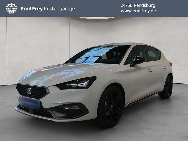 Weiß Neu 2025 Seat Leon Black Edition Limousine | 35.980 € (Teuer) - Bild 1/4