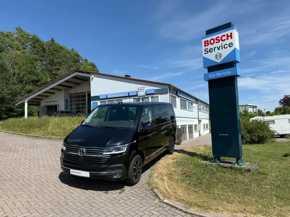 Gebraucht VW Multivan Generation Six 150 PS (110 kW) 2022 Deepblack perleffekt Van / Kleinbus