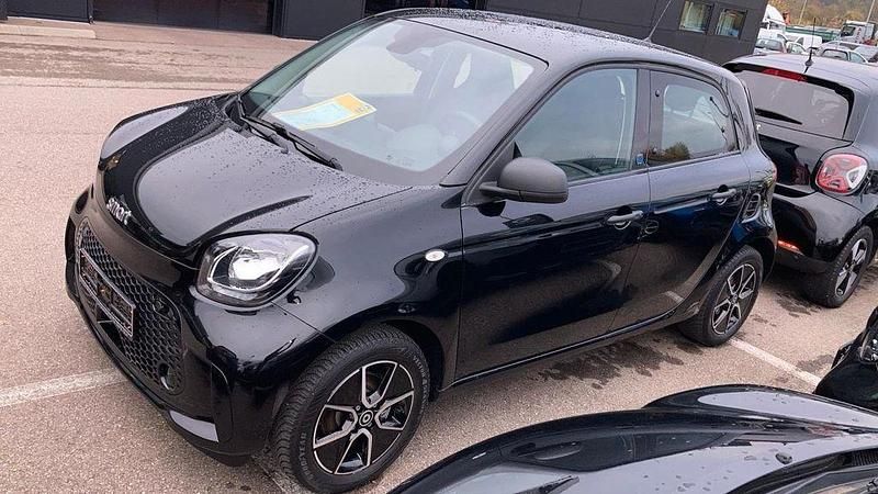 Schwarz Gebraucht 2021 Smart ForFour Electric Drive Limousine | 8.900 € (Guter Preis) - Bild 1/4