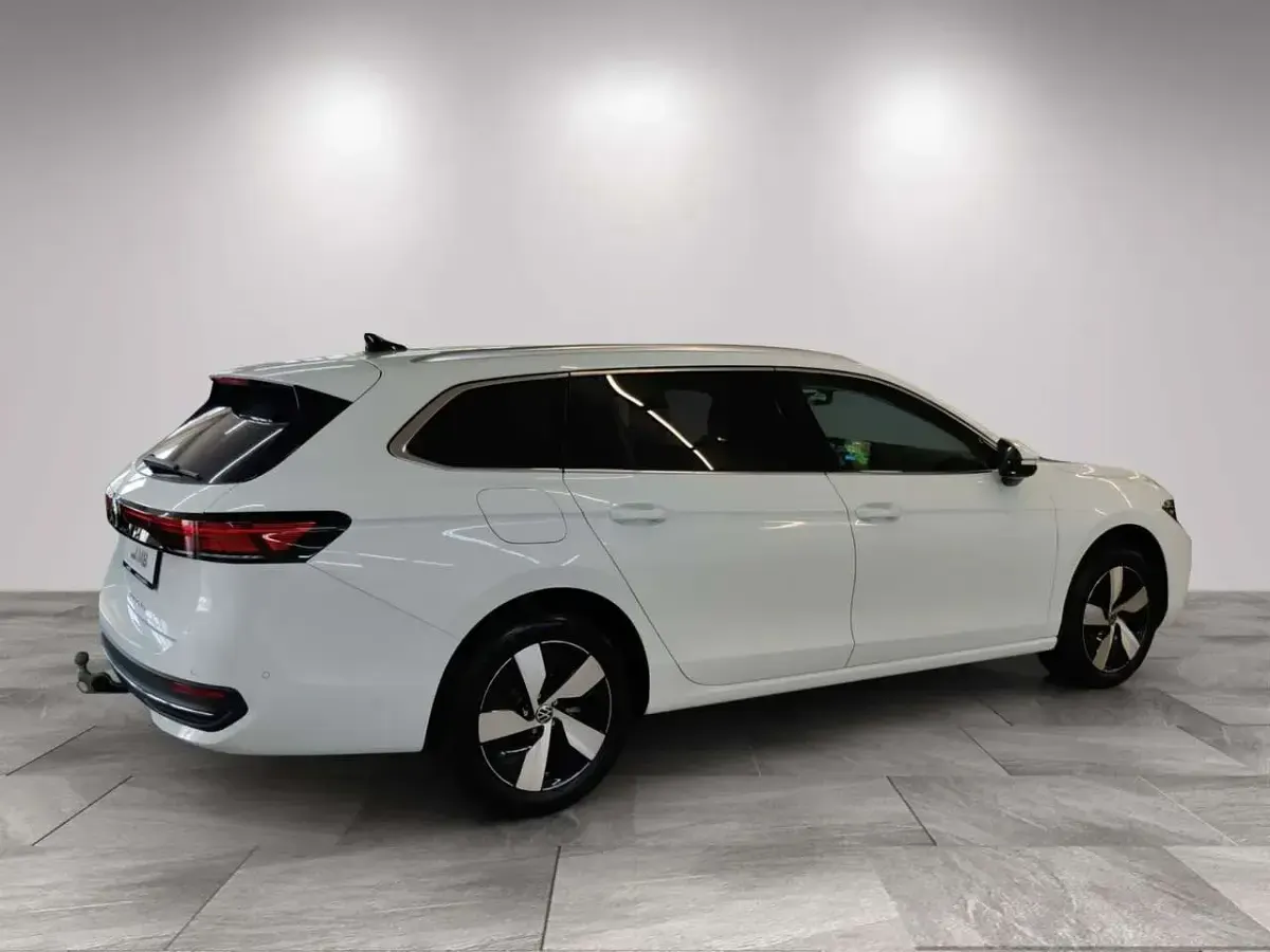 Neu VW Passat IQ Drive 150 PS (110 kW) 2026 Pure white Kombi