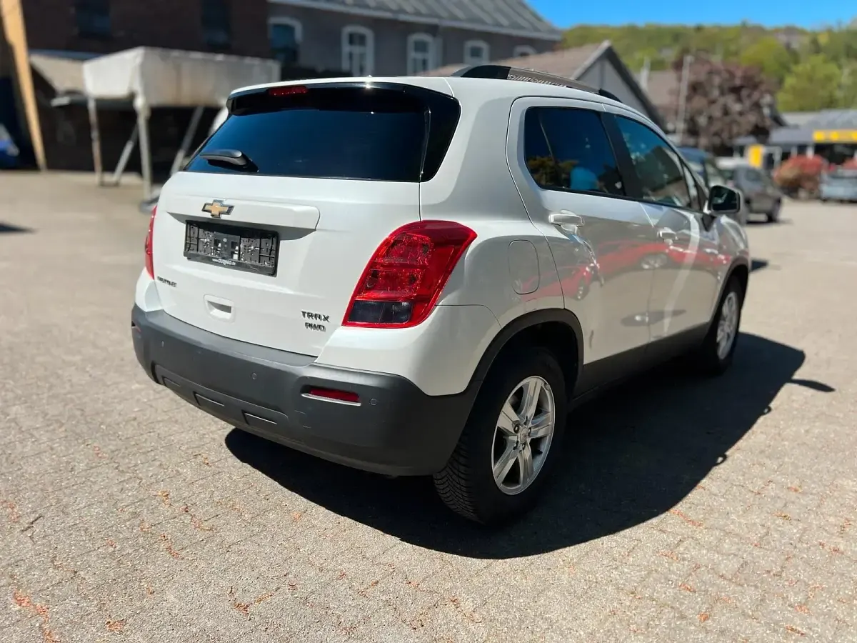 Używany Chevrolet Trax 140 KM (102 kW) 2013 Biały SUV