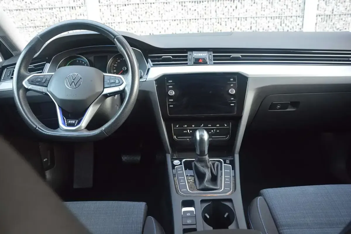 Używany VW Passat GTE 156 KM (114 kW) 2020 Szary Kombi