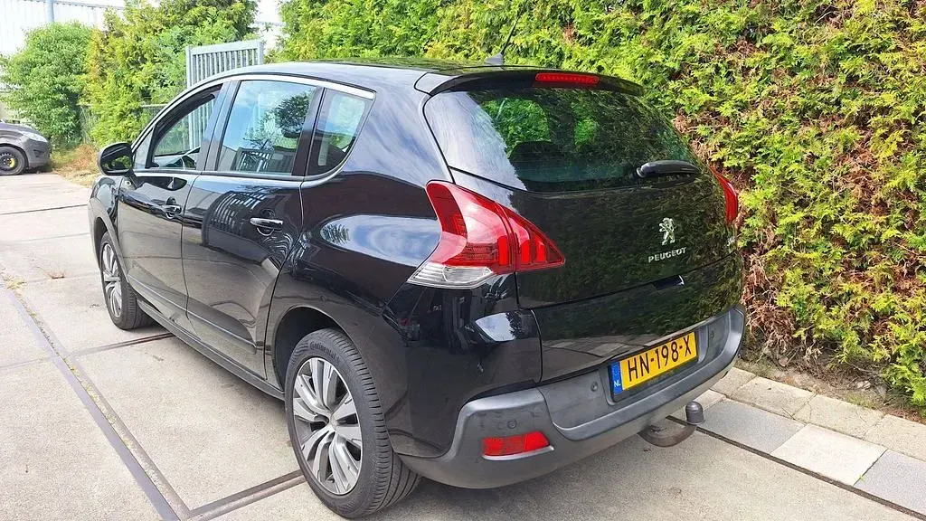 Gebraucht Peugeot 3008 Active 165 PS (121 kW) 2015 Schwarz Kombi