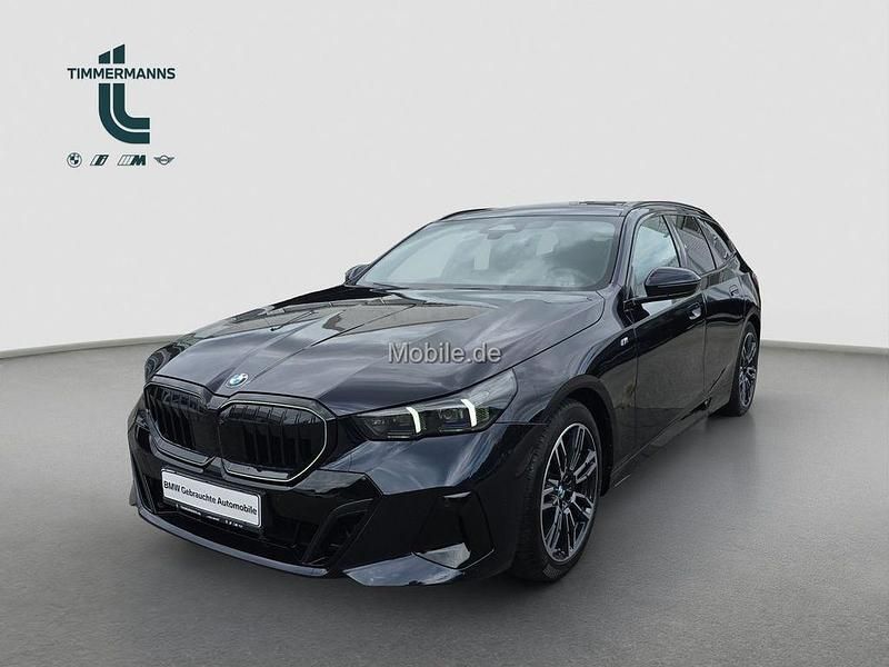 Schwarz Gebraucht 2025 BMW 520 M Sport Kombi | 51.890 € (Guter Preis) - Bild 1/4