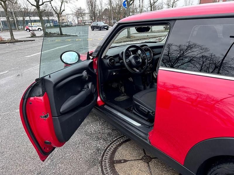 Gebraucht Mini ONE 102 PS (75 kW) 2019 Rot Kleinwagen