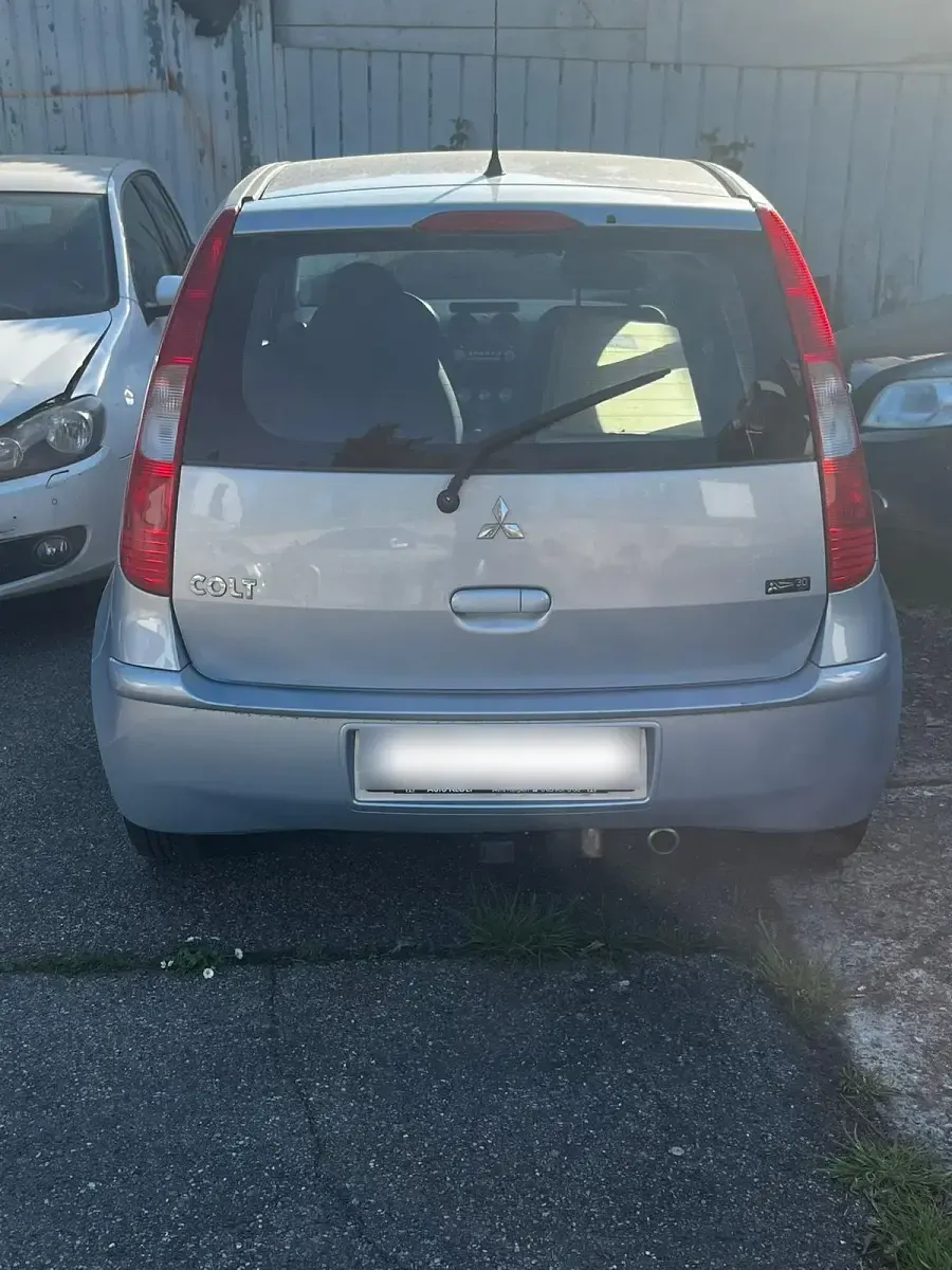 Second-hand Mitsubishi Colt 75 CP (55 kW) 2007 Albastru Hatchback