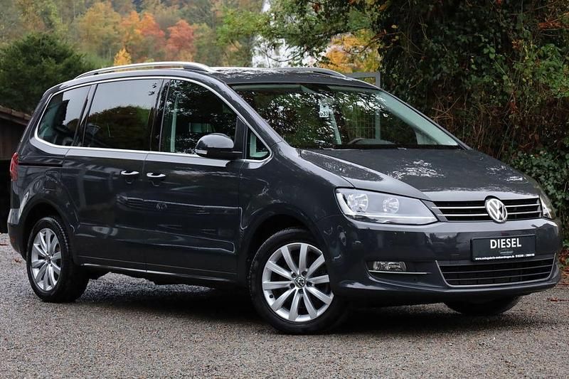 Gebraucht VW Sharan Highline 150 PS (110 kW) 2020 Grau Van / Kleinbus