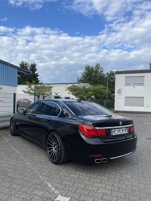 Gebraucht BMW 730L 245 PS (180 kW) 2012 Schwarz Limousine