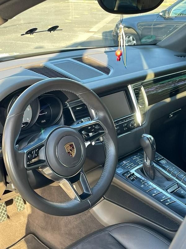 Używany Porsche Macan 148 KM (108 kW) 2016 Złoty SUV
