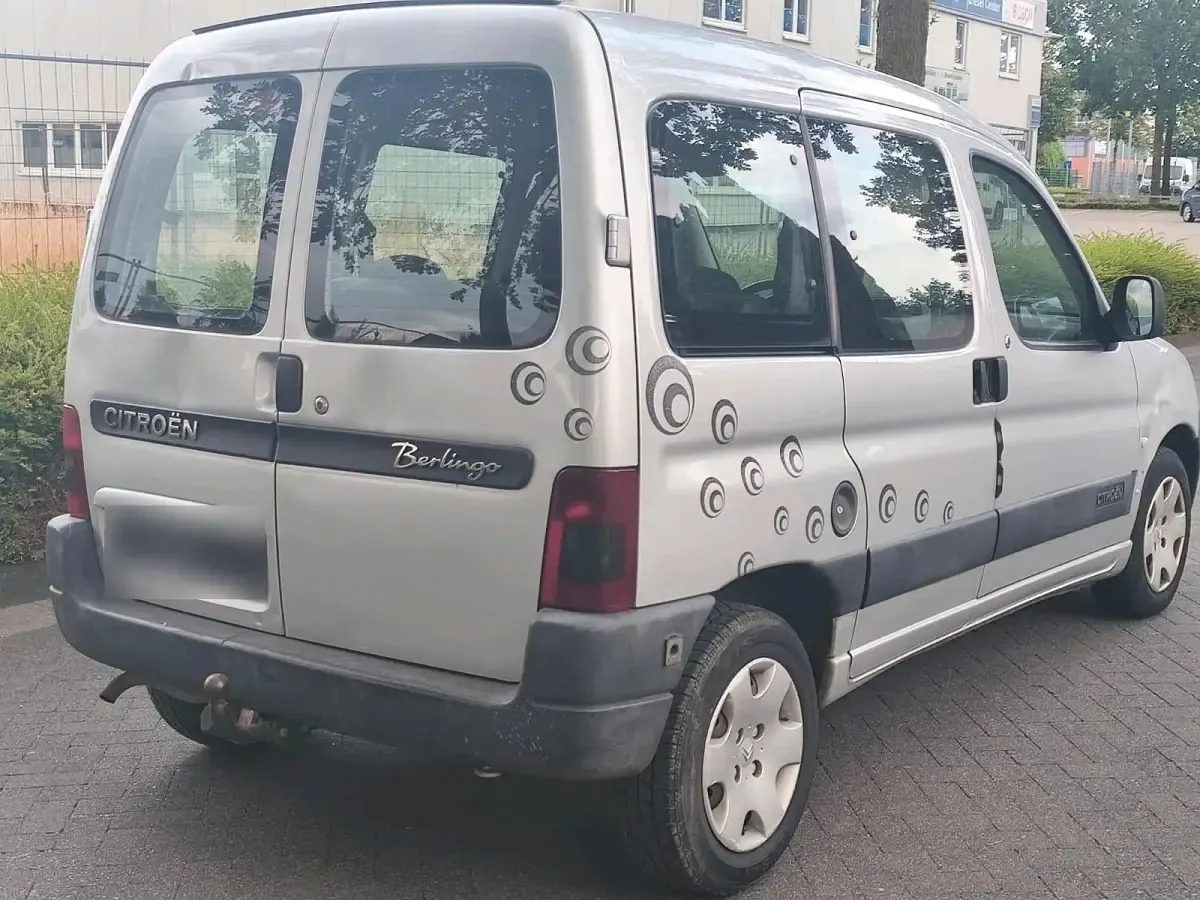 Gebraucht Citroën Berlingo 75 PS (55 kW) 2005 Silber Van / Kleinbus