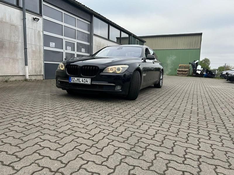 Schwarz Gebraucht 2008 BMW 750L Limousine | 7.999 € - Bild 1/4