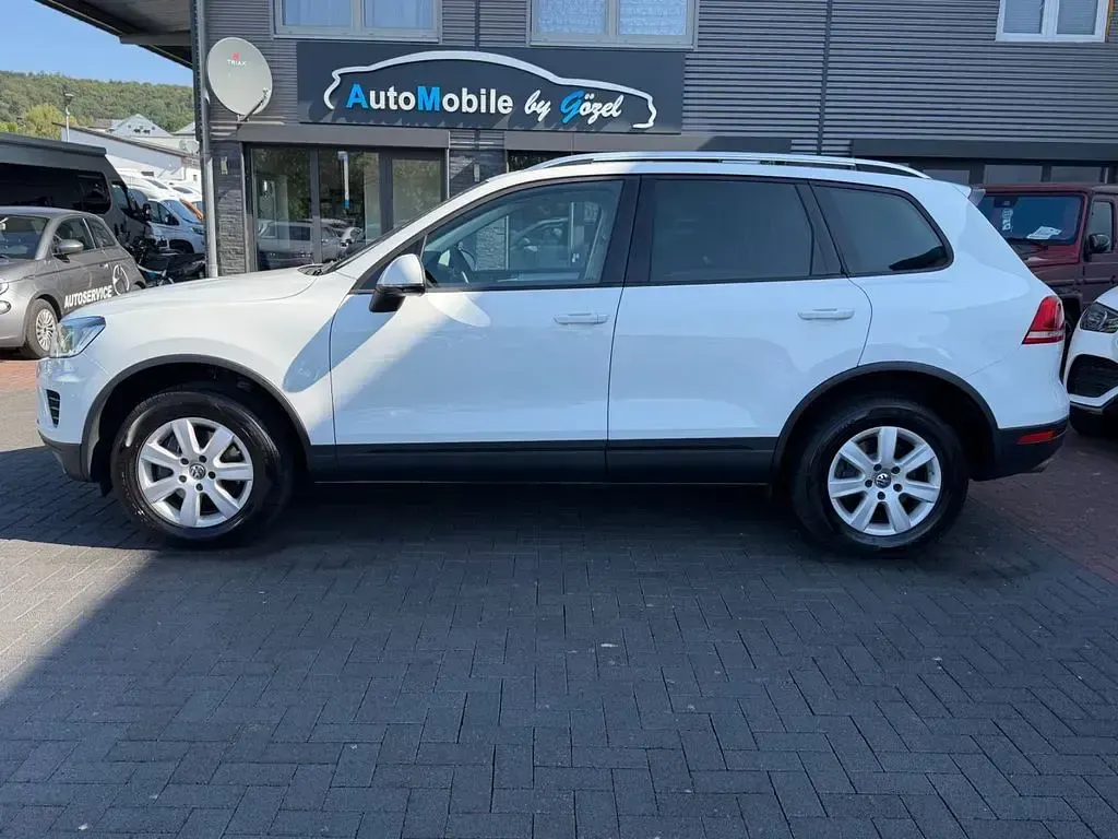Gebraucht VW Touareg 262 PS (192 kW) 2017 Weiß SUV