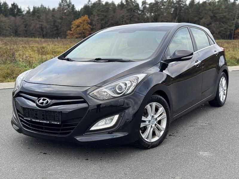 Schwarz Gebraucht 2014 Hyundai i30 Style Limousine | 5.990 € (Guter Preis) - Bild 1/4