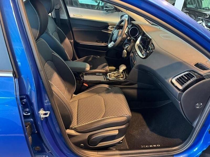 Neu Kia XCeed Vision 150 PS (110 kW) 2025 Blau SUV
