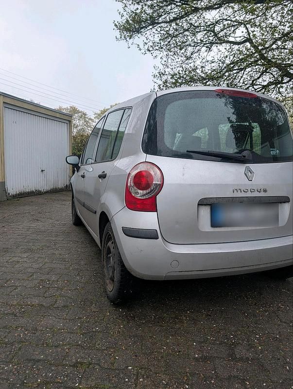 Second-hand Renault Modus 75 CP (55 kW) 2007 Argintiu Monovolum