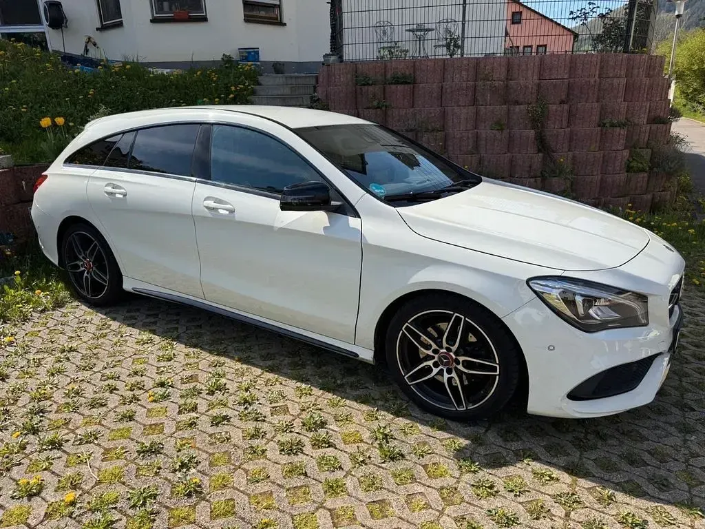 Gebraucht Mercedes CLA220 Shooting Brake AMG 177 PS (130 kW) 2017 Weiß Kombi