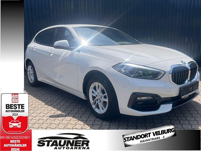 Weiß Gebraucht 2023 BMW 118 Sport Line Kleinwagen | 22.880 € (Guter Preis) - Bild 1/4