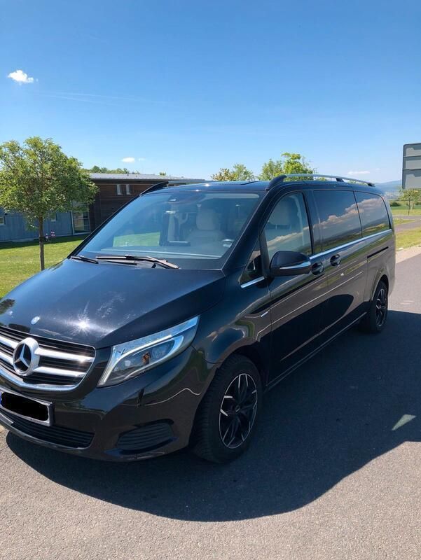 Schwarz Gebraucht 2016 Mercedes V250 Van / Kleinbus | 36.300 € (Superpreis) - Bild 1/4