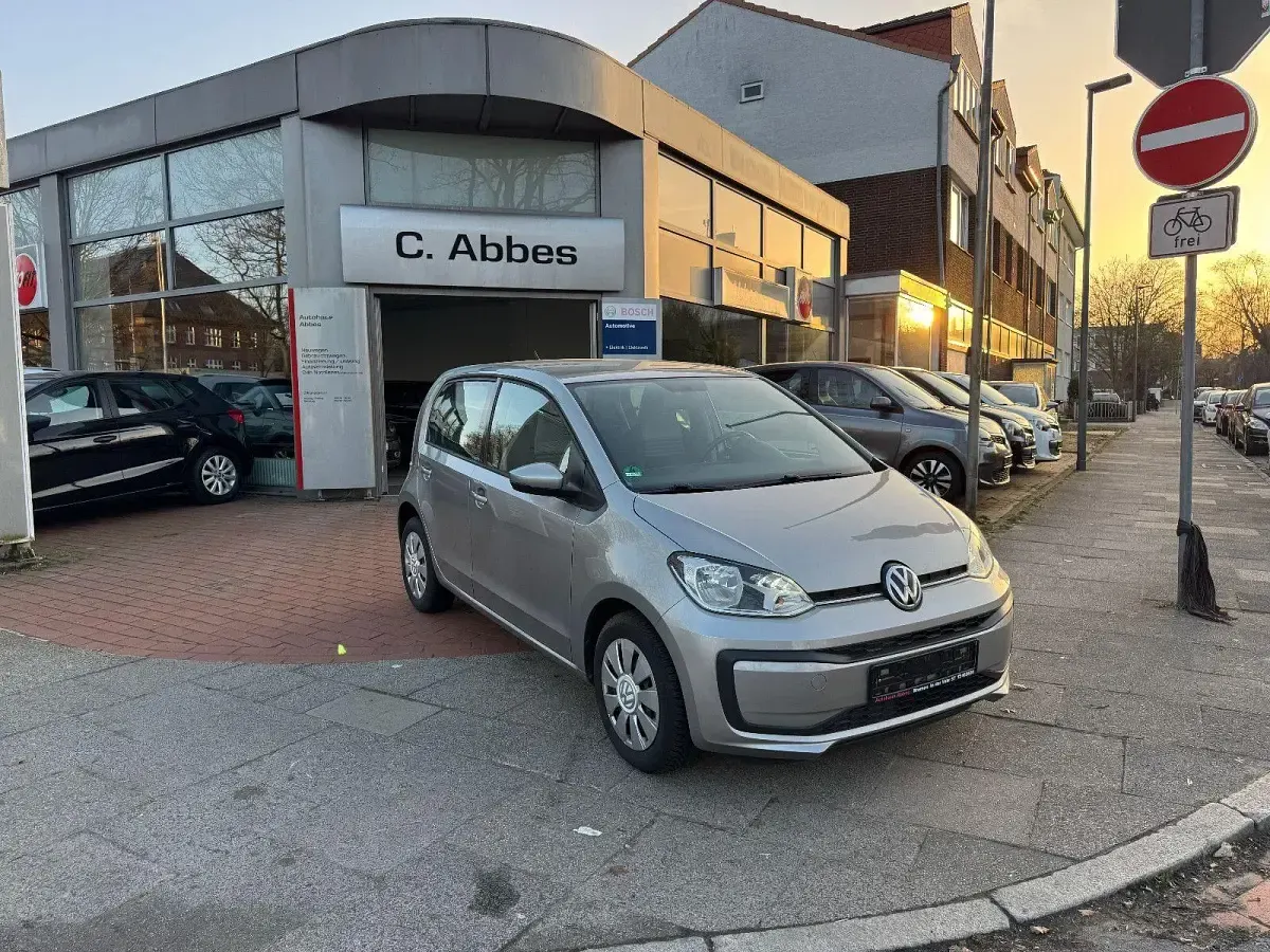 Usado VW up! move up! 60 CV (44 kW) 2018 Plateado Utilitario
