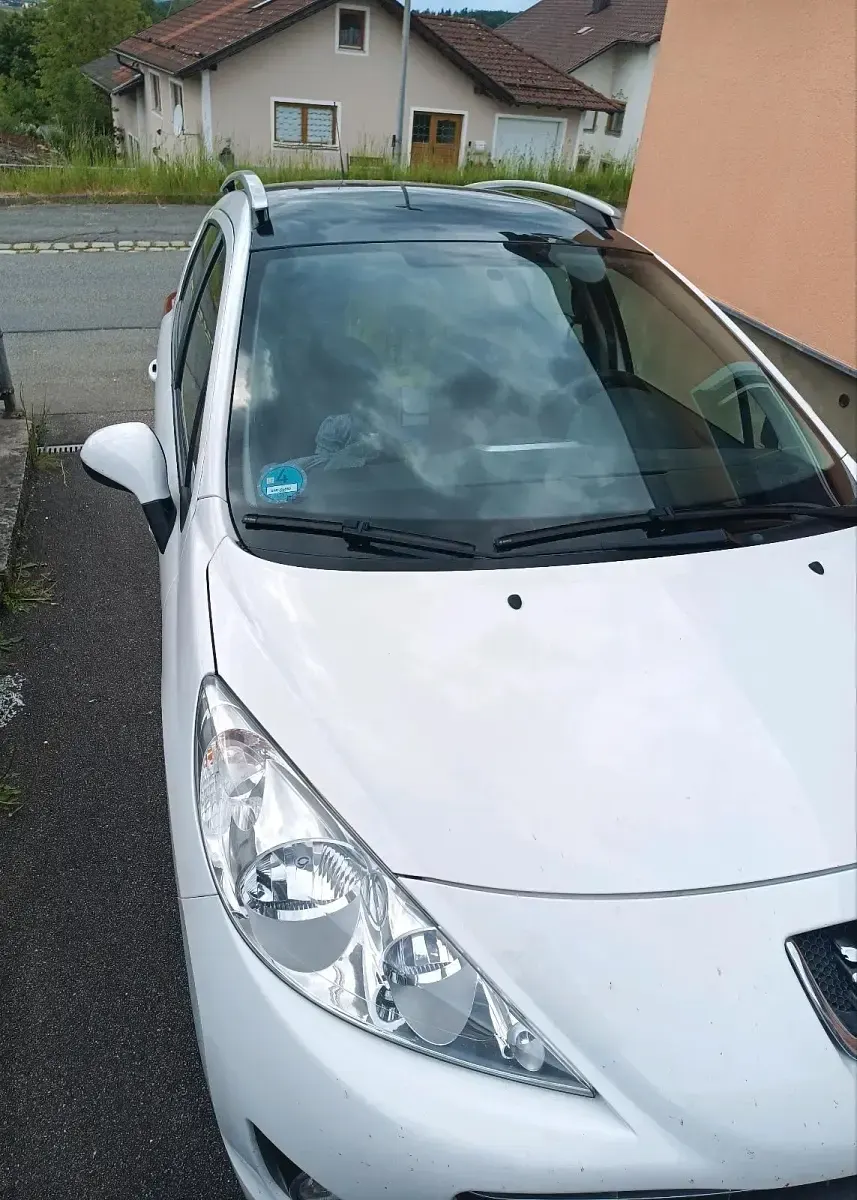 Gebraucht Peugeot 207 95 PS (69 kW) 2012 Weiß Kombi