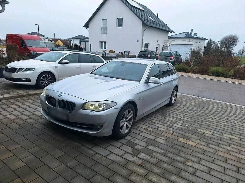 Gebraucht BMW 525 218 PS (160 kW) 2013 Silber Kombi