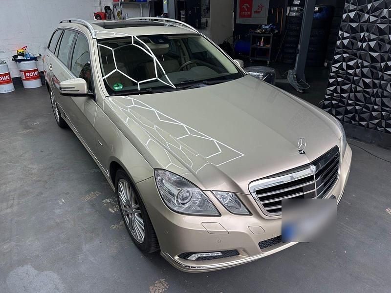 Gebraucht Mercedes E250 Elegance 204 PS (150 kW) 2009 Beige Kombi