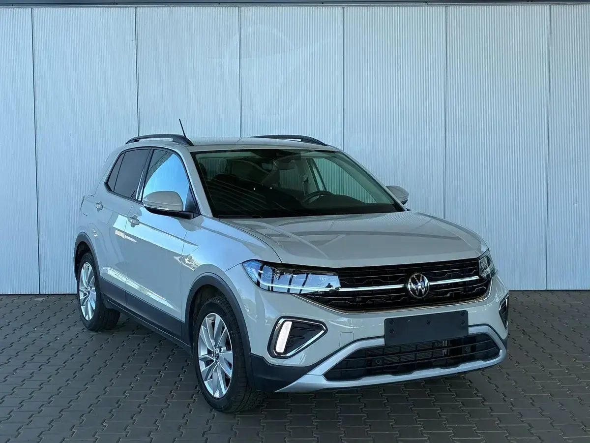 Gebraucht VW T-Cross Life 116 PS (85 kW) 2025 Grau (ascotgrau) SUV