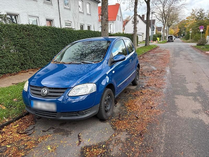 Blau Gebraucht 2005 VW Fox Kleinwagen | 400 € (Superpreis) - Bild 1/4