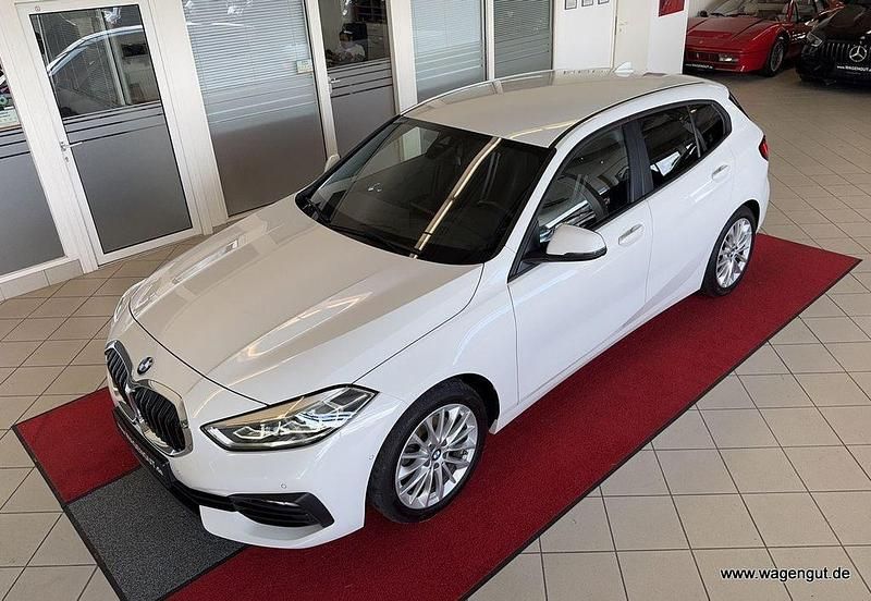 Weiß Gebraucht 2021 BMW 118 Advantage Kleinwagen | 19.990 € (Fairer Preis) - Bild 1/4