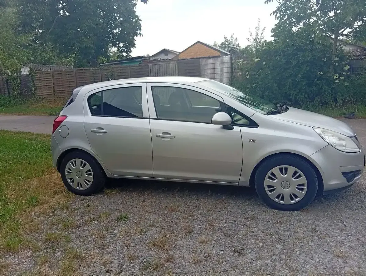 Gebraucht Opel Corsa 80 PS (58 kW) 2010 Kleinwagen