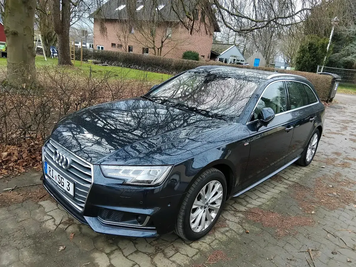 Gebraucht Audi A4 170 PS (125 kW) 2018 Blau Kombi