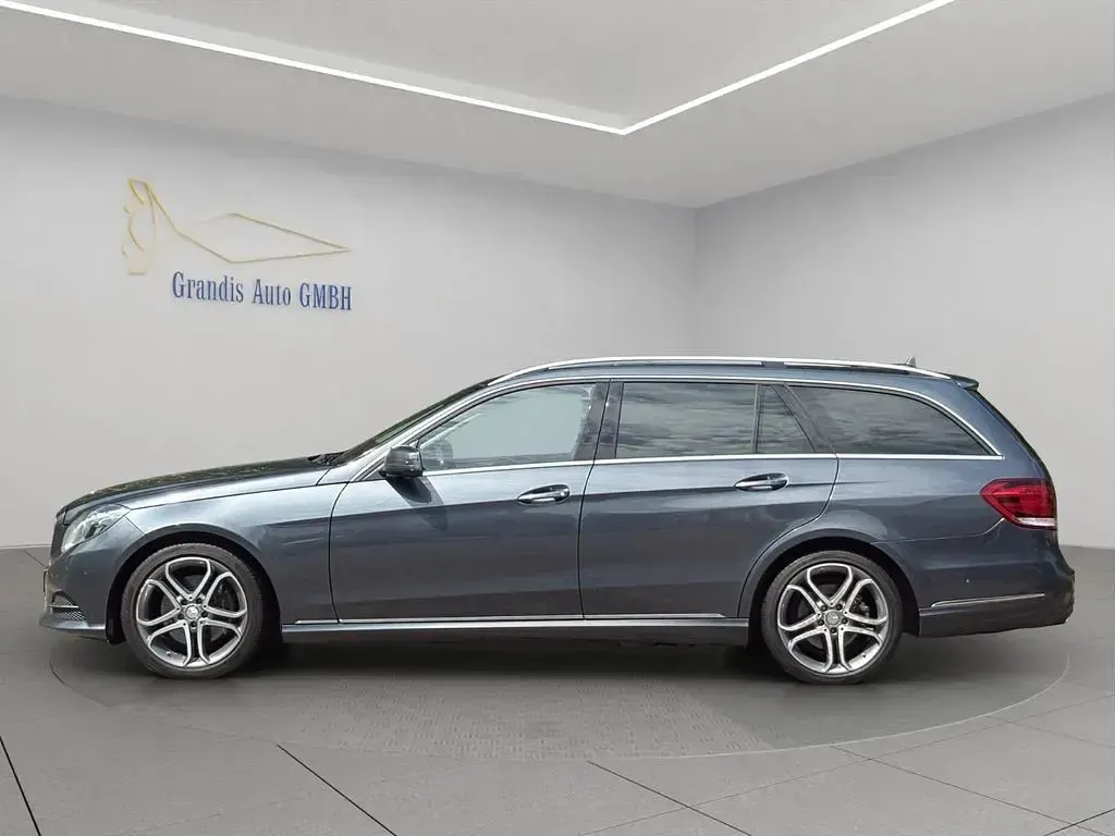 Gebraucht Mercedes E300 204 PS (150 kW) 2015 Grau Kombi