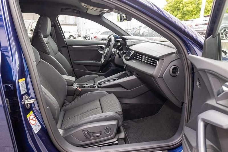Gebraucht Audi A3 Sportback Advanced Plus 150 PS (110 kW) 2024 Navarrablau Kleinwagen